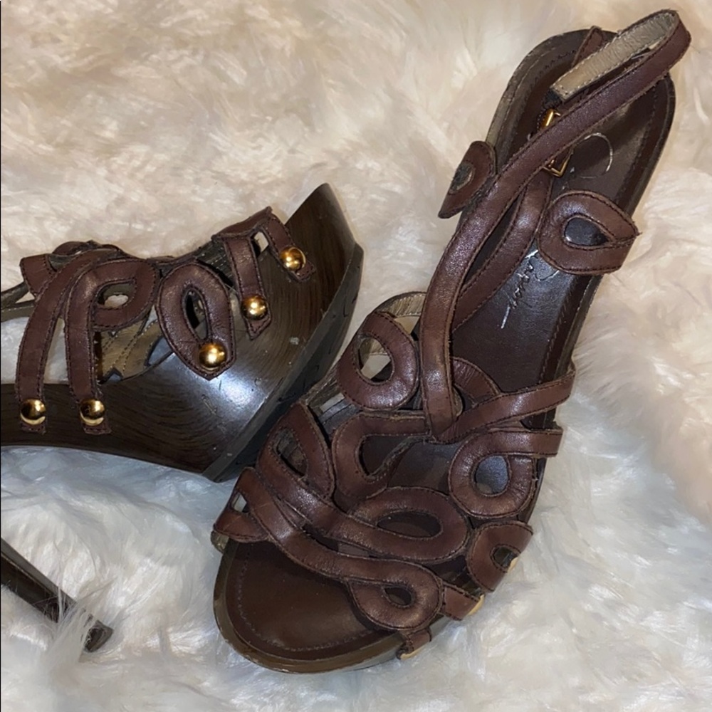 Heels - Picture 3 of 3